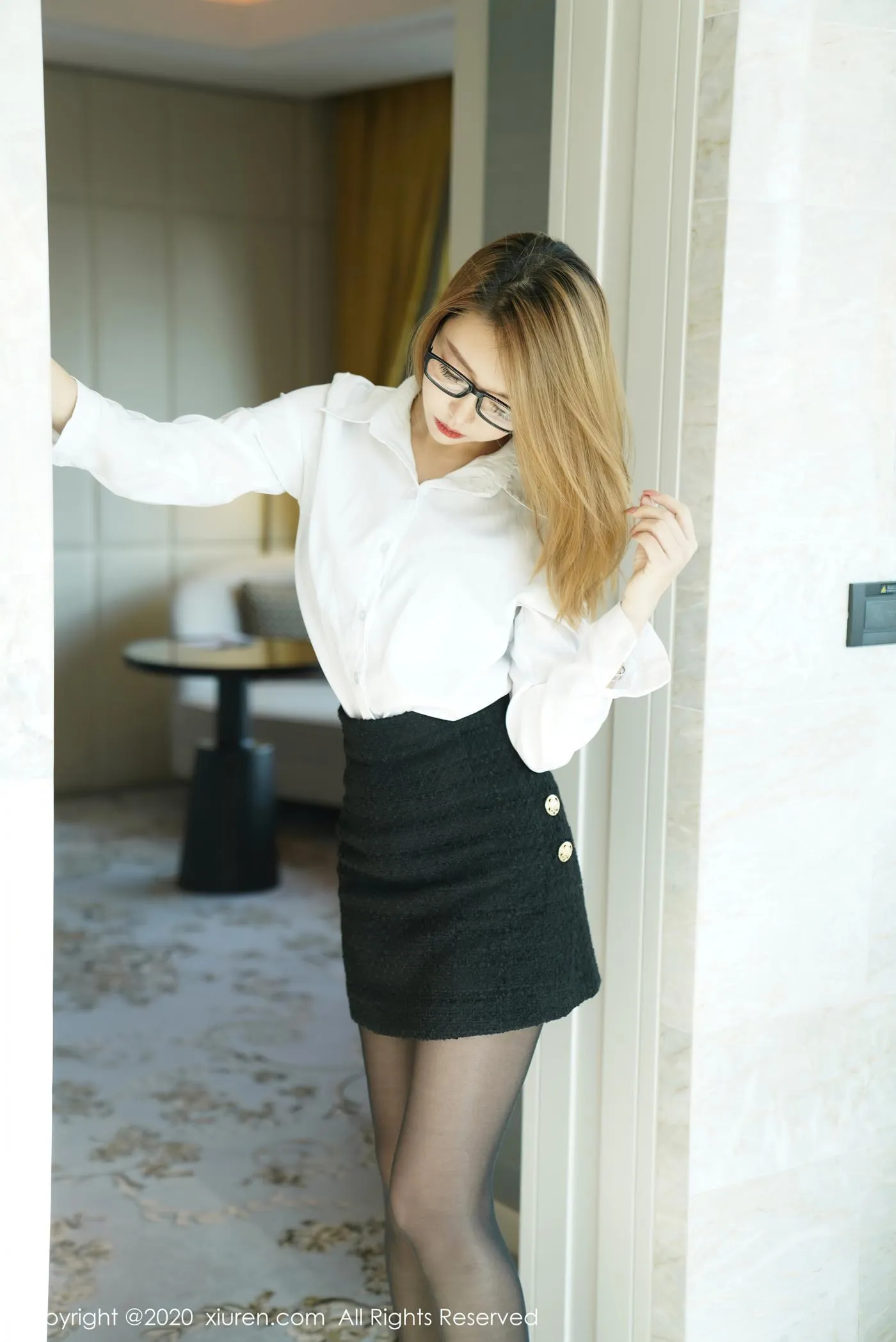 [XIUREN秀人网] 2020.10.26 No.2695 冯木木LRIS 职场ol制服 [78P]插图6